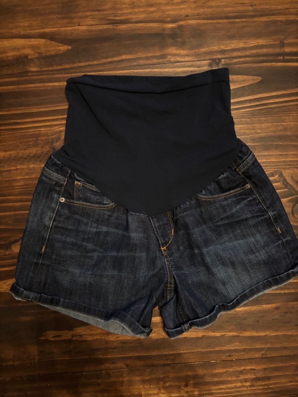 A Pea in the Pod Joe’s Jeans Dark Wash Denim Maternity Shorts Women’s Size 28